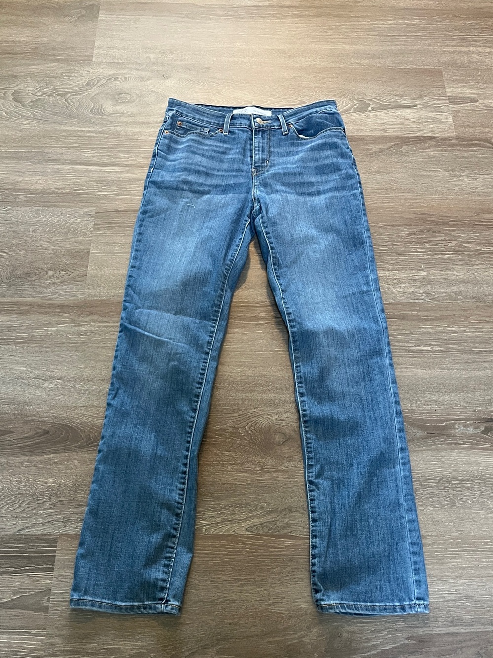 Signature by Levi Strauss Women's Medium Blue Straight-Leg Jeans size 8